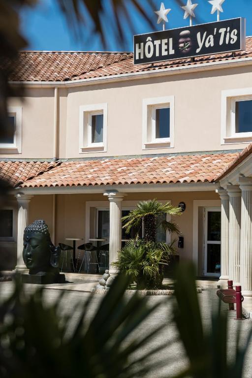 Hotel Le Ya'Tis Saint-Laurent-des-Arbres Exterior foto