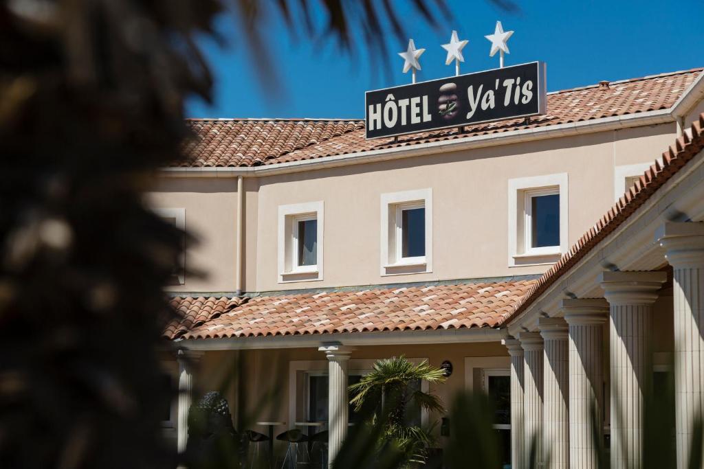Hotel Le Ya'Tis Saint-Laurent-des-Arbres Exterior foto