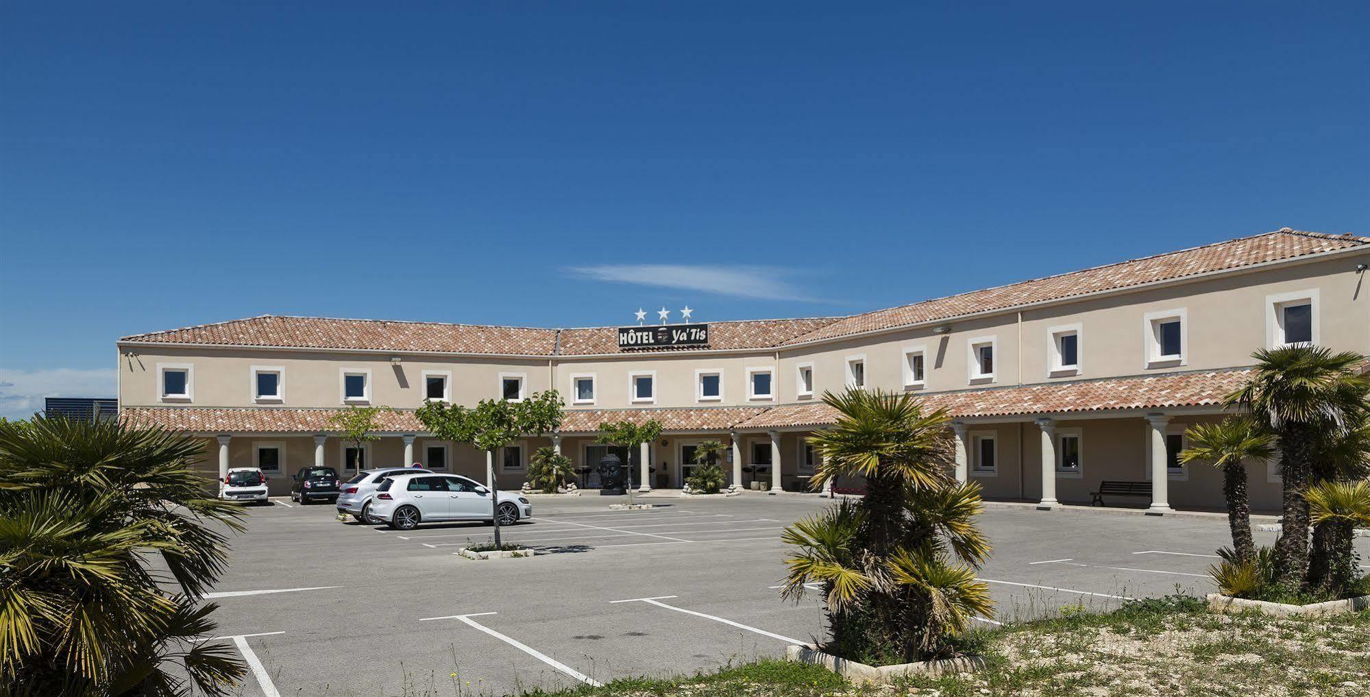 Hotel Le Ya'Tis Saint-Laurent-des-Arbres Exterior foto