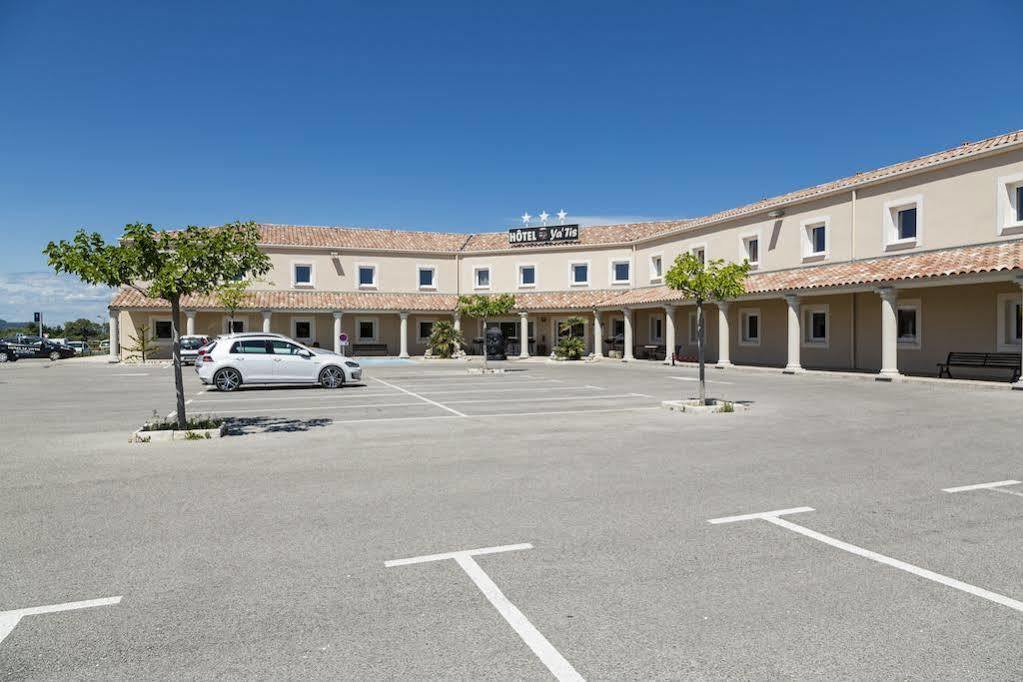 Hotel Le Ya'Tis Saint-Laurent-des-Arbres Exterior foto